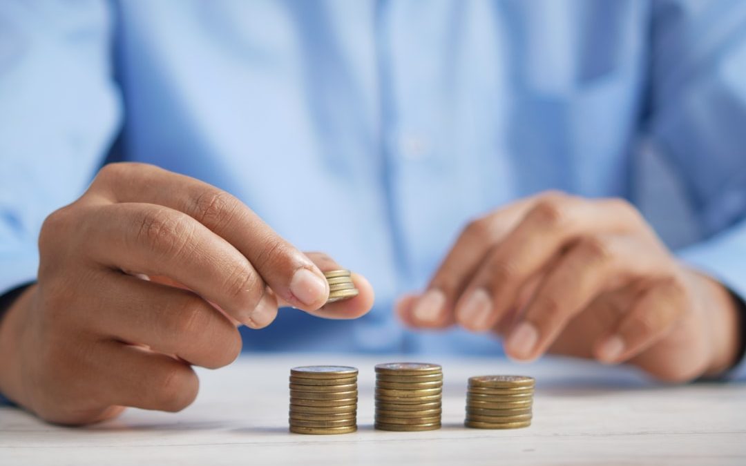 Quelles étapes devrais-je suivre pour créer un budget mensuel efficace ?